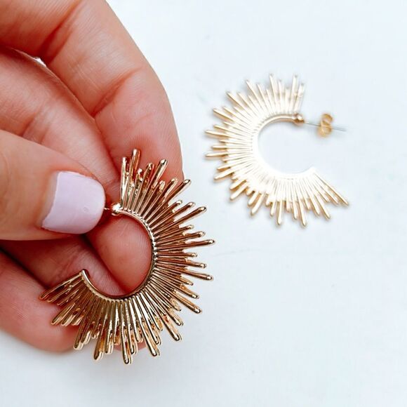 sun radiant gold hoop earrings H4 - Picture 5 of 5